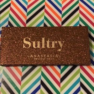 ABH *LIMITED EDITION* Sultry - NIB/ NEVER SWATCHED